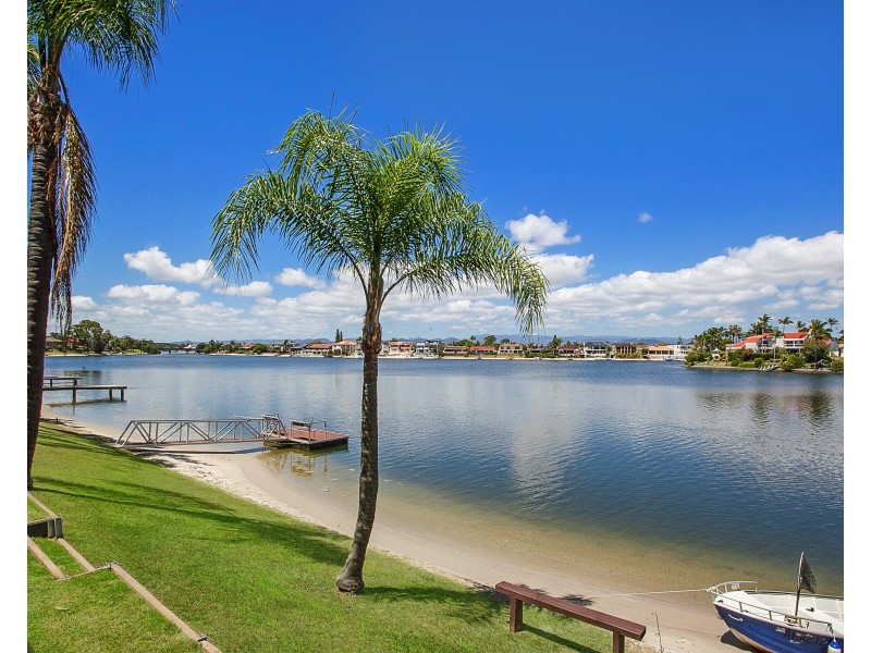 9/17-21 Duet Dr, Mermaid Waters QLD 4218