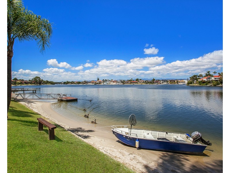 9/17-21 Duet Dr, Mermaid Waters QLD 4218