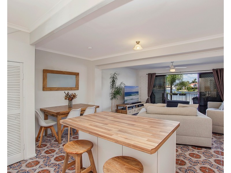 9/17-21 Duet Dr, Mermaid Waters QLD 4218