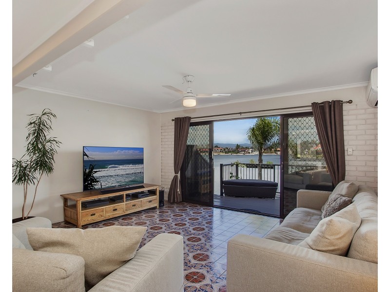 9/17-21 Duet Dr, Mermaid Waters QLD 4218