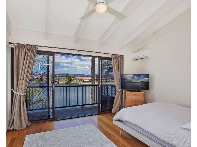 9/17-21 Duet Dr, Mermaid Waters QLD 4218