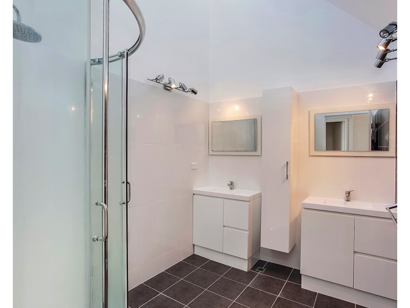 9/17-21 Duet Dr, Mermaid Waters QLD 4218
