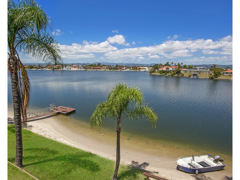 9/17-21 Duet Dr, Mermaid Waters QLD 4218