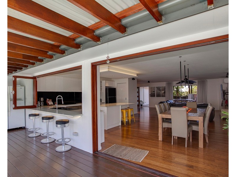 24 Bradley Ave, Miami QLD 4220