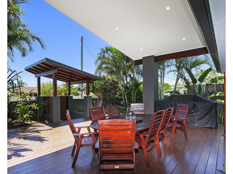 24 Bradley Ave, Miami QLD 4220