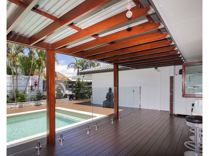 24 Bradley Ave, Miami QLD 4220