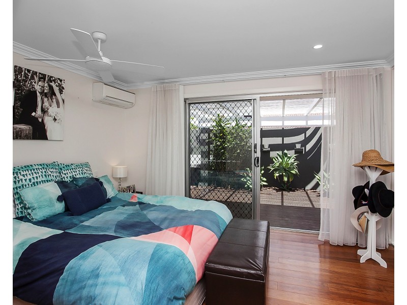 24 Bradley Ave, Miami QLD 4220