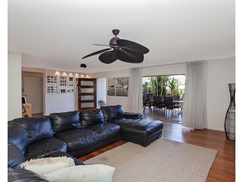 24 Bradley Ave, Miami QLD 4220