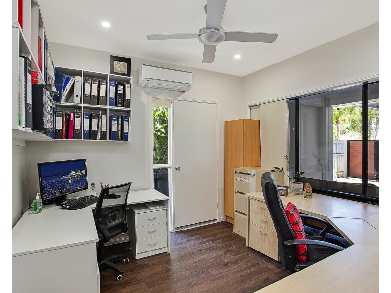 24 Bradley Ave, Miami QLD 4220