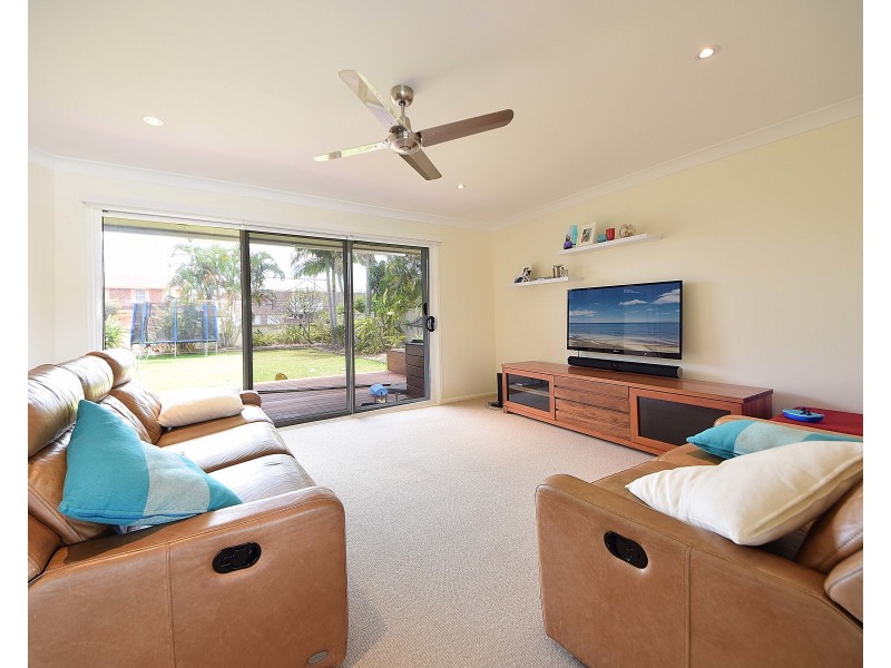 51 Pintail Crescent, Burleigh Waters QLD 4220