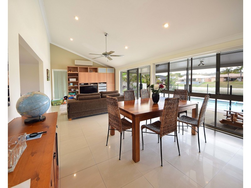 51 Pintail Crescent, Burleigh Waters QLD 4220