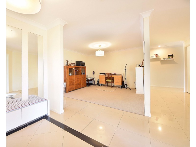 51 Pintail Crescent, Burleigh Waters QLD 4220