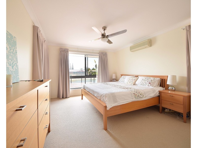 51 Pintail Crescent, Burleigh Waters QLD 4220