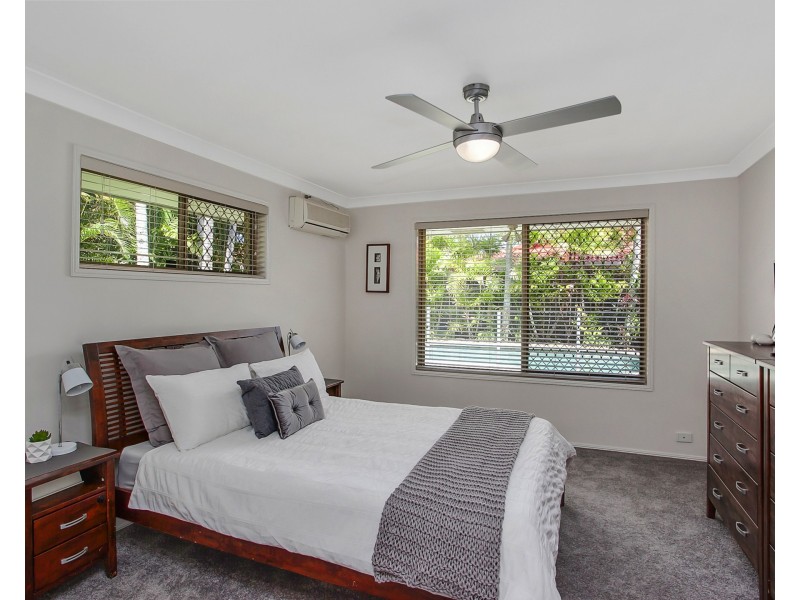 34 Coronet Cres, Burleigh Waters QLD 4220