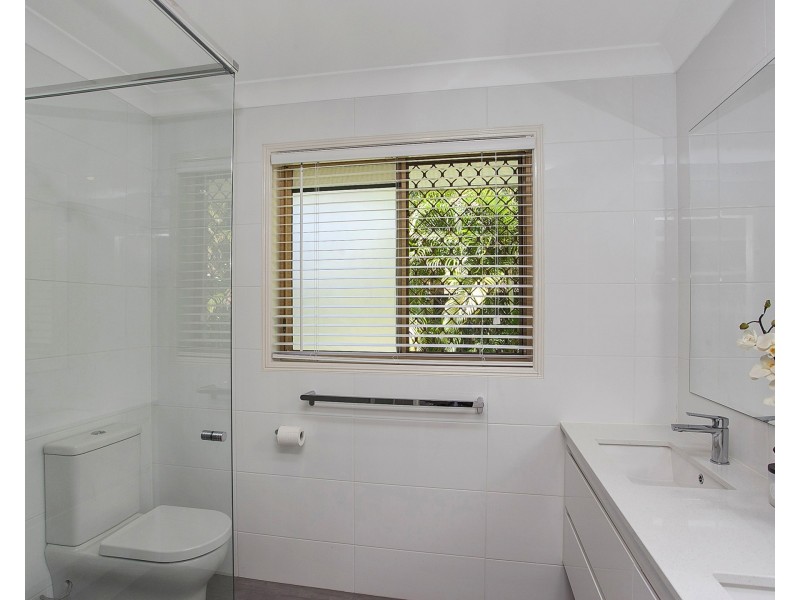 34 Coronet Cres, Burleigh Waters QLD 4220