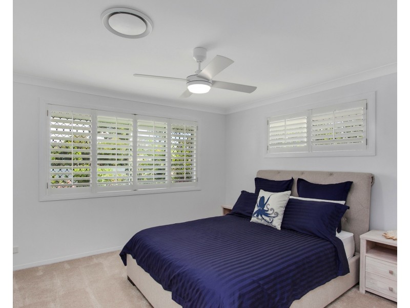 26 Mountain View Ave, Miami QLD 4220