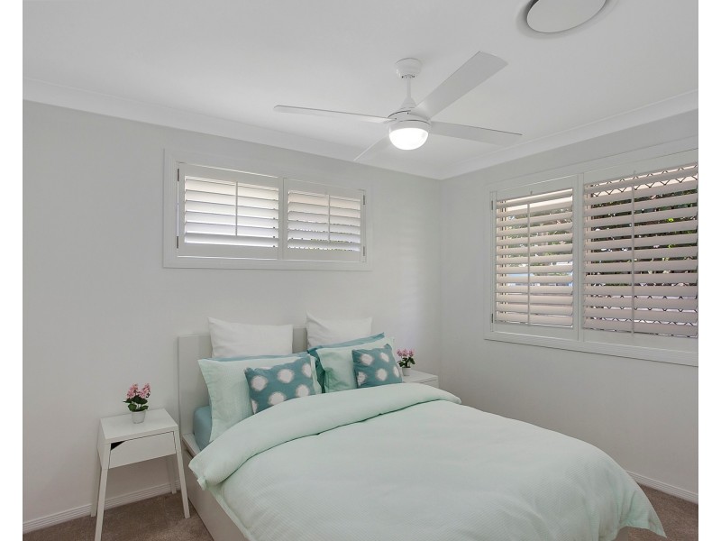 26 Mountain View Ave, Miami QLD 4220