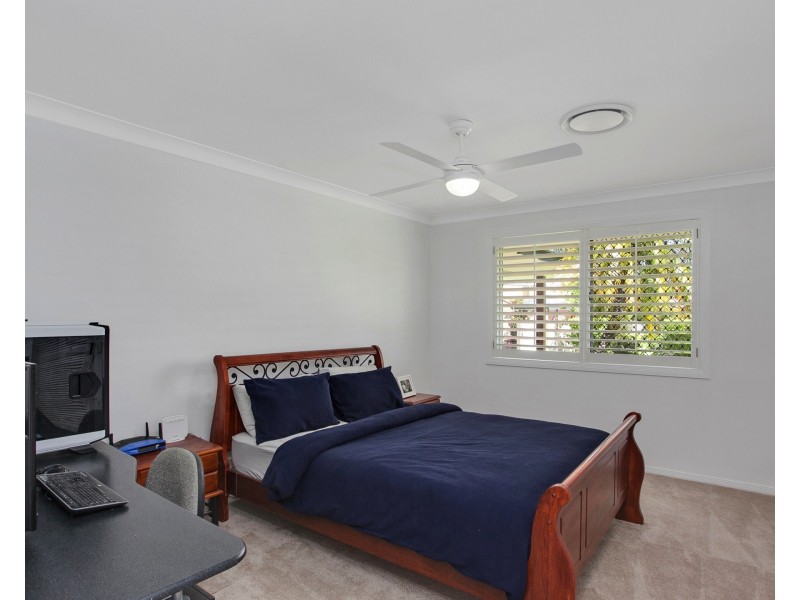26 Mountain View Ave, Miami QLD 4220