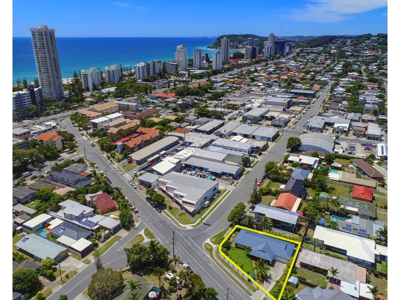 26 Mountain View Ave, Miami QLD 4220