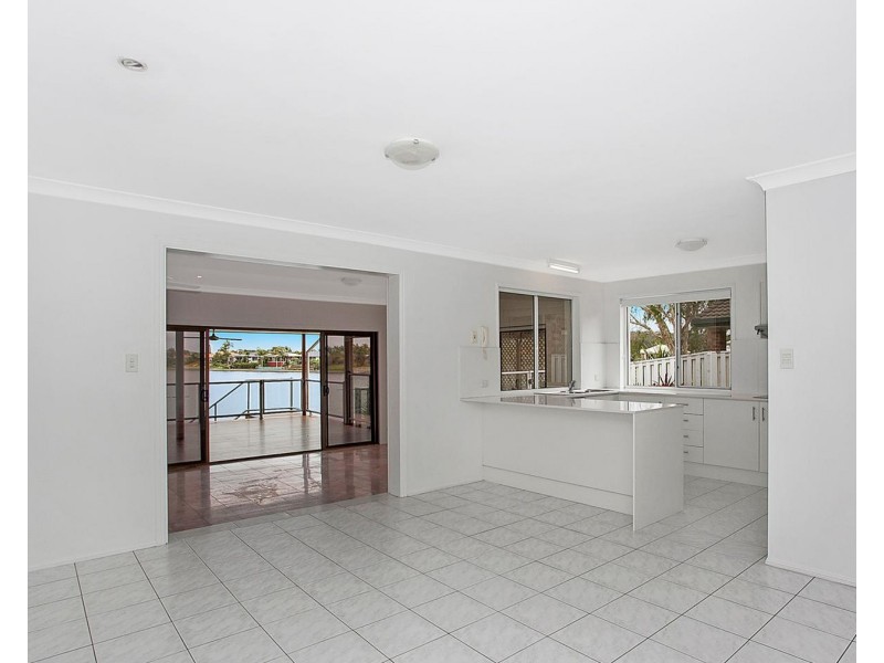 54 Dipper Drive, Burleigh Waters QLD 4220