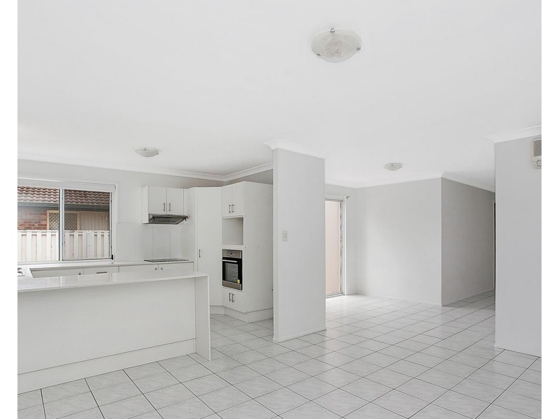 54 Dipper Drive, Burleigh Waters QLD 4220