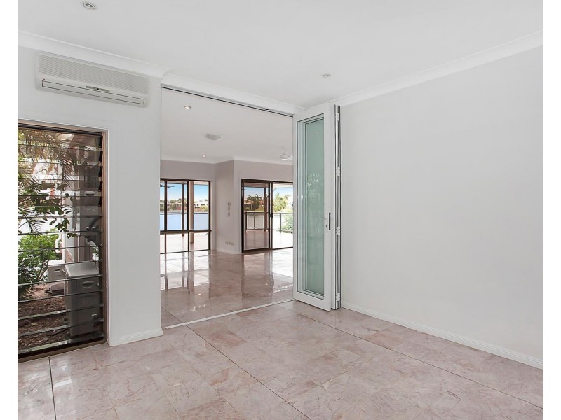 54 Dipper Drive, Burleigh Waters QLD 4220