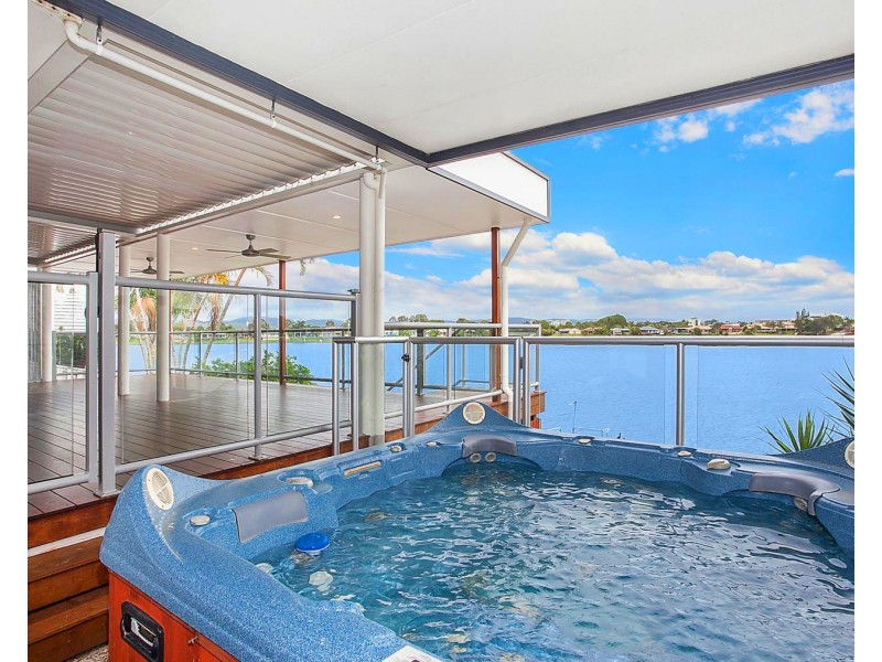 54 Dipper Drive, Burleigh Waters QLD 4220