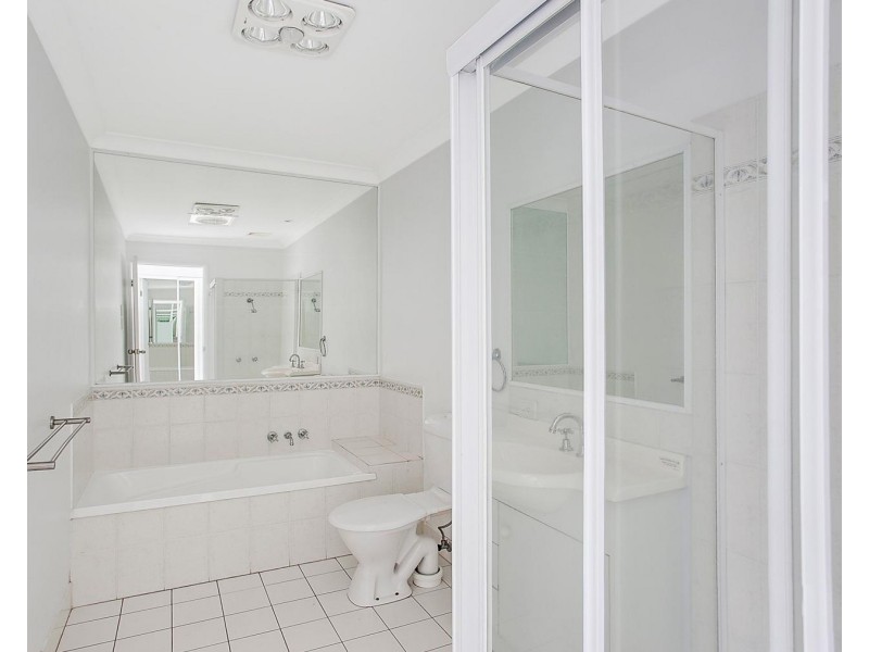 54 Dipper Drive, Burleigh Waters QLD 4220