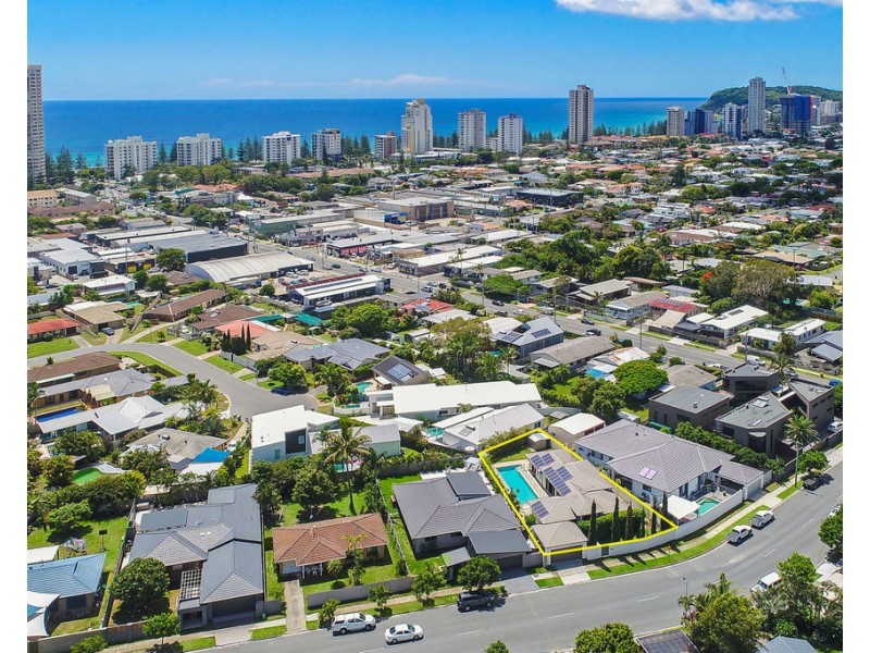 22 Joan Street, Burleigh Waters QLD 4220