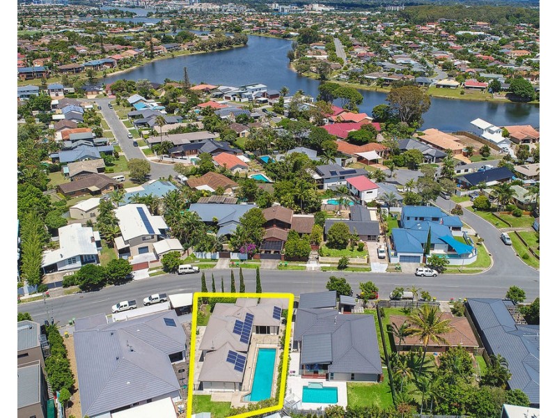 22 Joan Street, Burleigh Waters QLD 4220