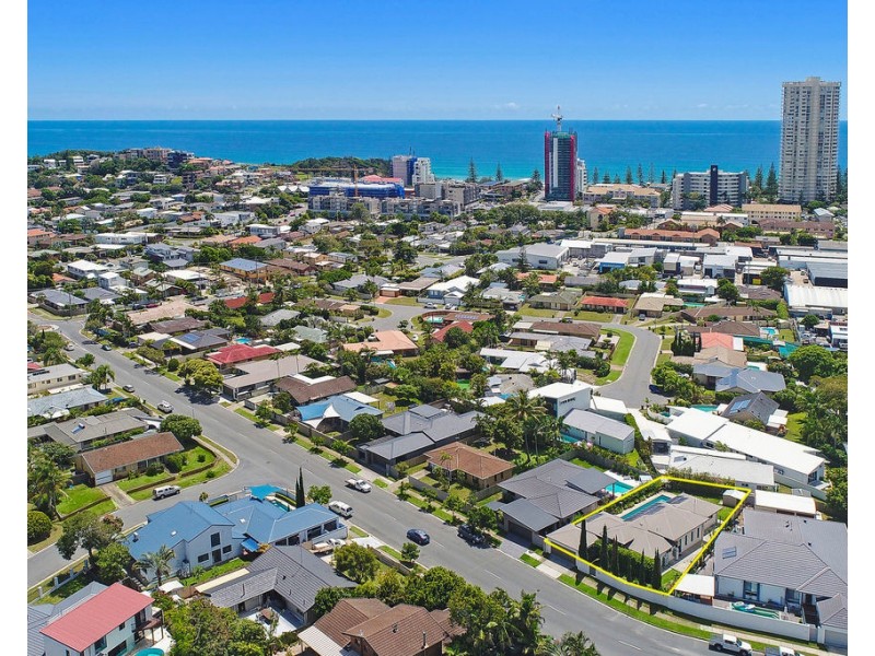 22 Joan Street, Burleigh Waters QLD 4220