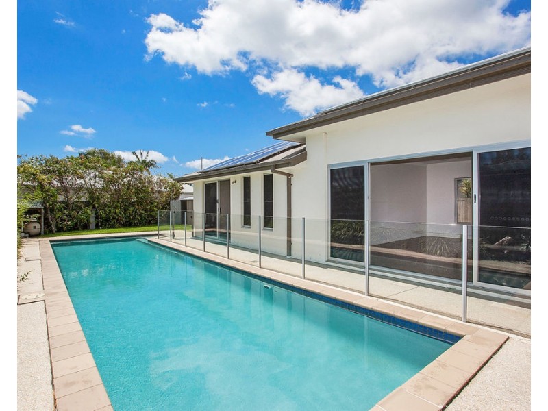 22 Joan Street, Burleigh Waters QLD 4220