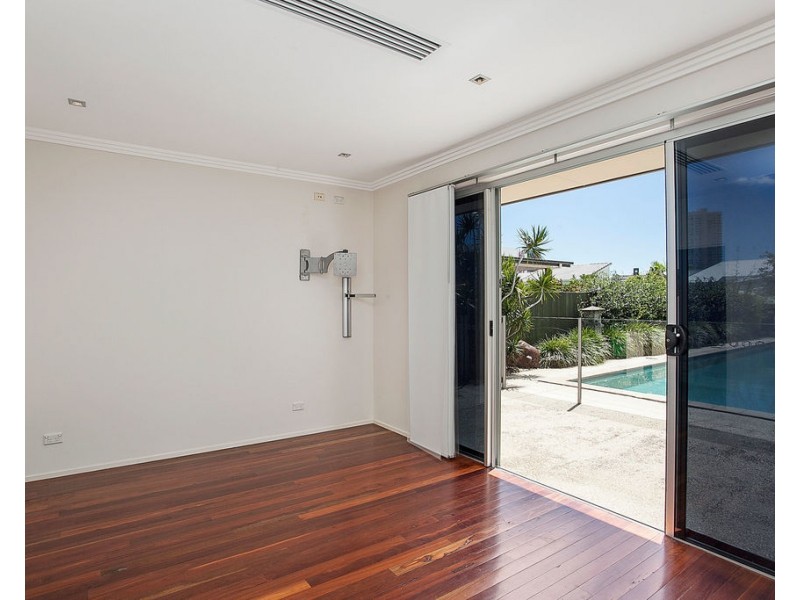 22 Joan Street, Burleigh Waters QLD 4220