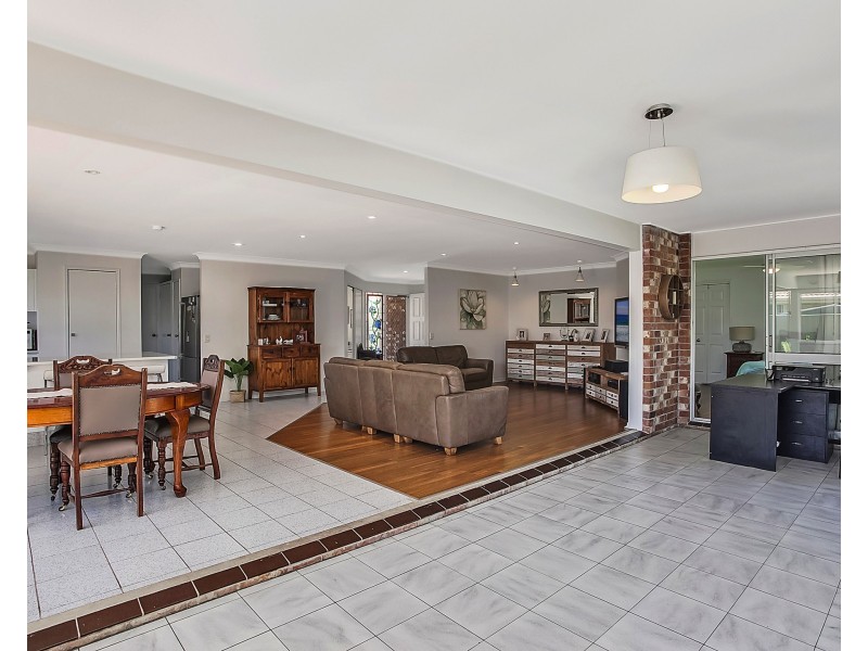 36 Pintail Cres, Burleigh Waters QLD 4220