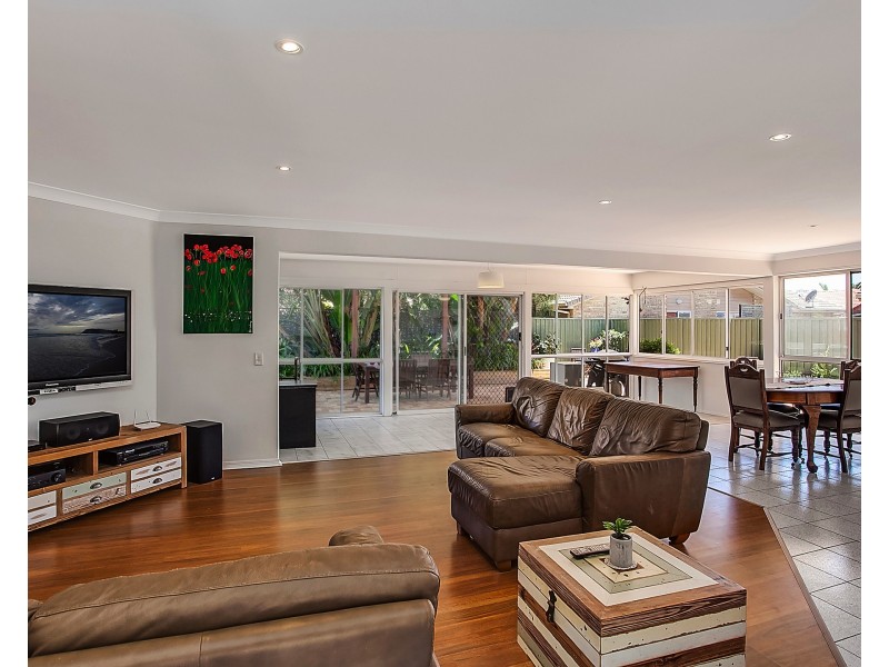 36 Pintail Cres, Burleigh Waters QLD 4220