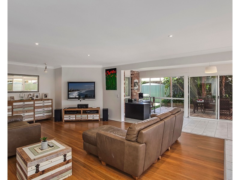 36 Pintail Cres, Burleigh Waters QLD 4220