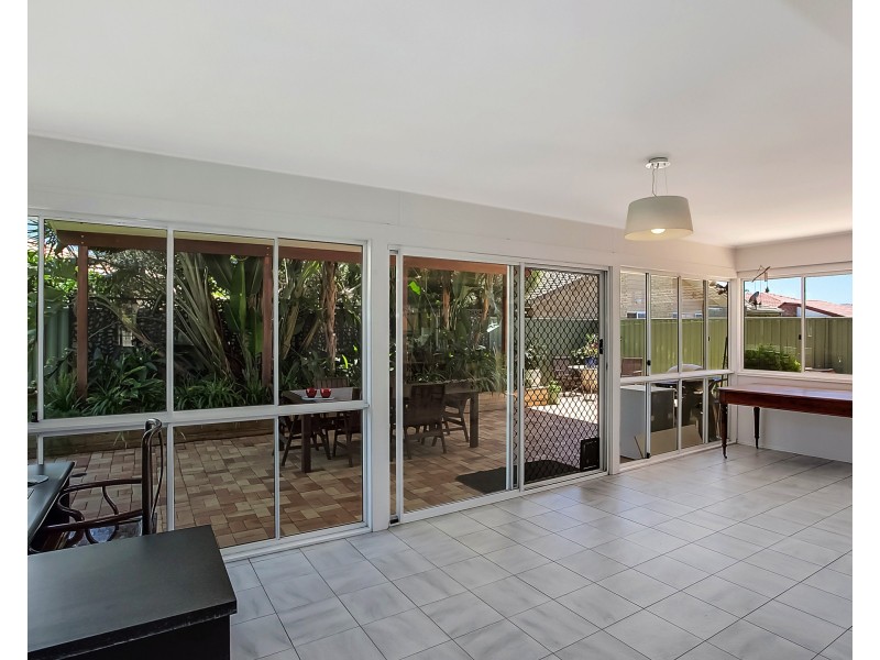 36 Pintail Cres, Burleigh Waters QLD 4220