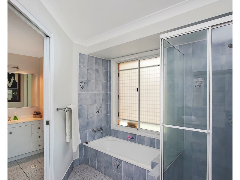 36 Pintail Cres, Burleigh Waters QLD 4220