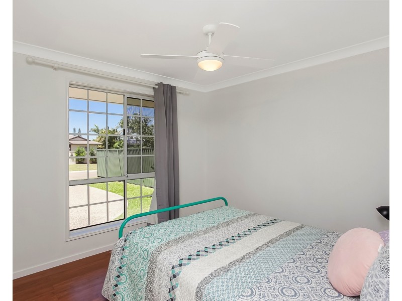 36 Pintail Cres, Burleigh Waters QLD 4220