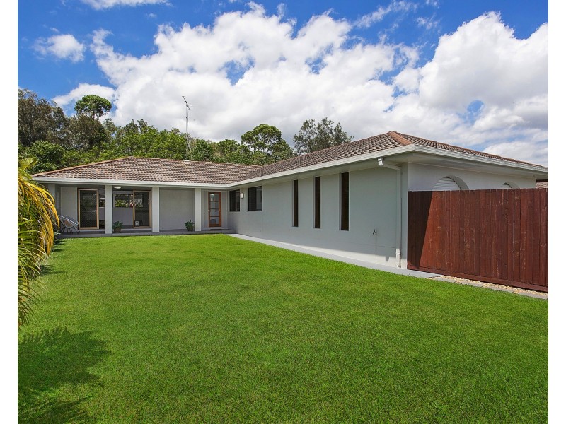 158 Acanthus Ave, Burleigh Waters QLD 4220