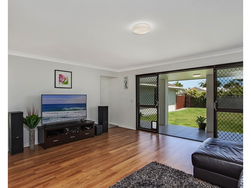 158 Acanthus Ave, Burleigh Waters QLD 4220