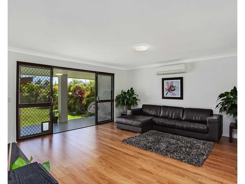158 Acanthus Ave, Burleigh Waters QLD 4220
