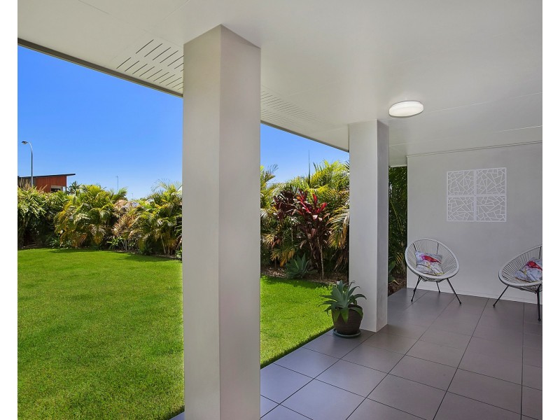 158 Acanthus Ave, Burleigh Waters QLD 4220