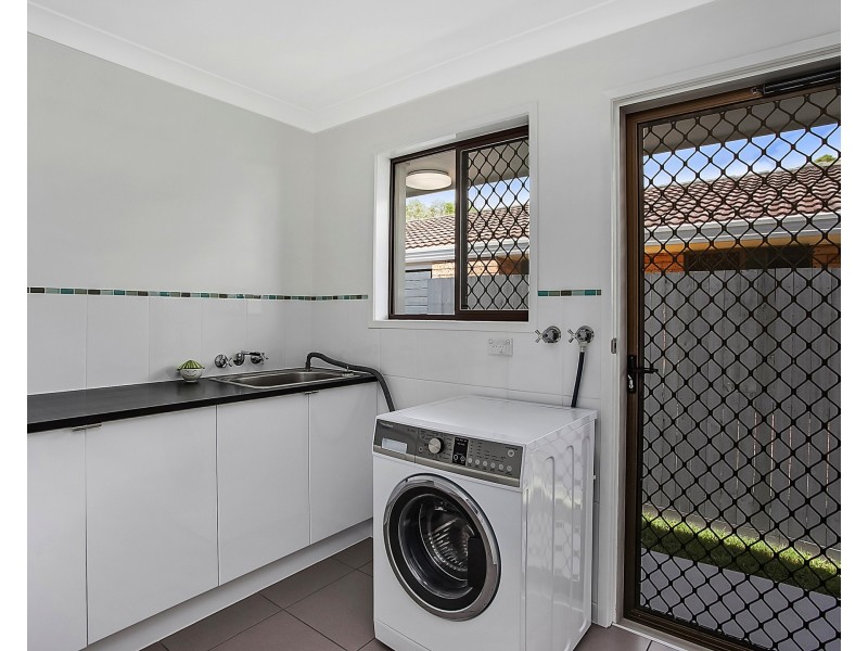 158 Acanthus Ave, Burleigh Waters QLD 4220