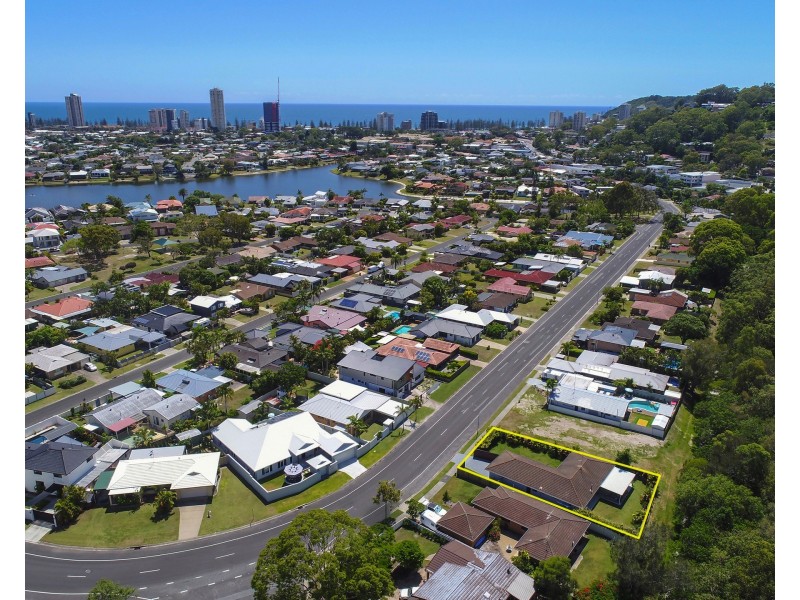 158 Acanthus Ave, Burleigh Waters QLD 4220