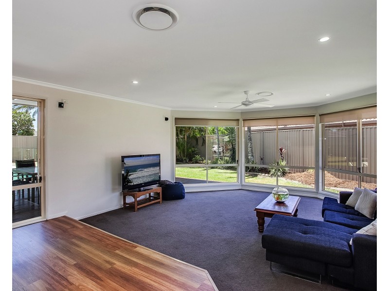 7 Yodelay St, Varsity Lakes QLD 4227