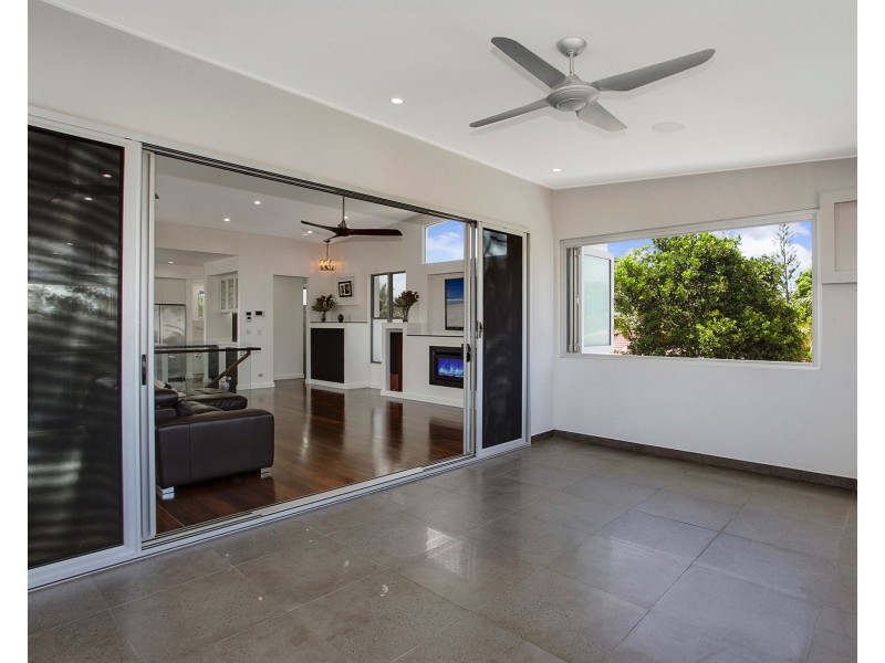 22B Seahawk Crescent, Burleigh Waters QLD 4220