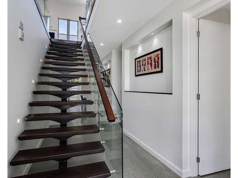 22B Seahawk Crescent, Burleigh Waters QLD 4220