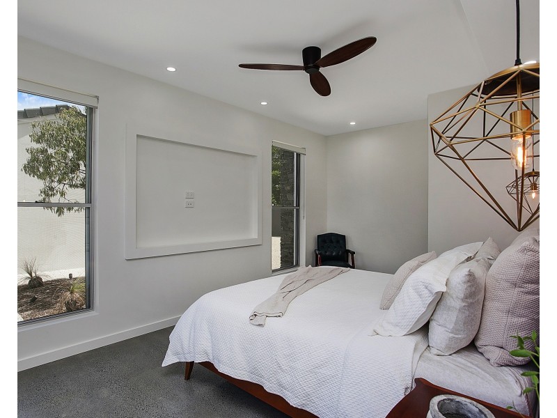22B Seahawk Crescent, Burleigh Waters QLD 4220
