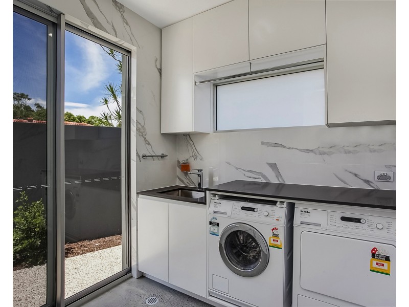 22B Seahawk Crescent, Burleigh Waters QLD 4220